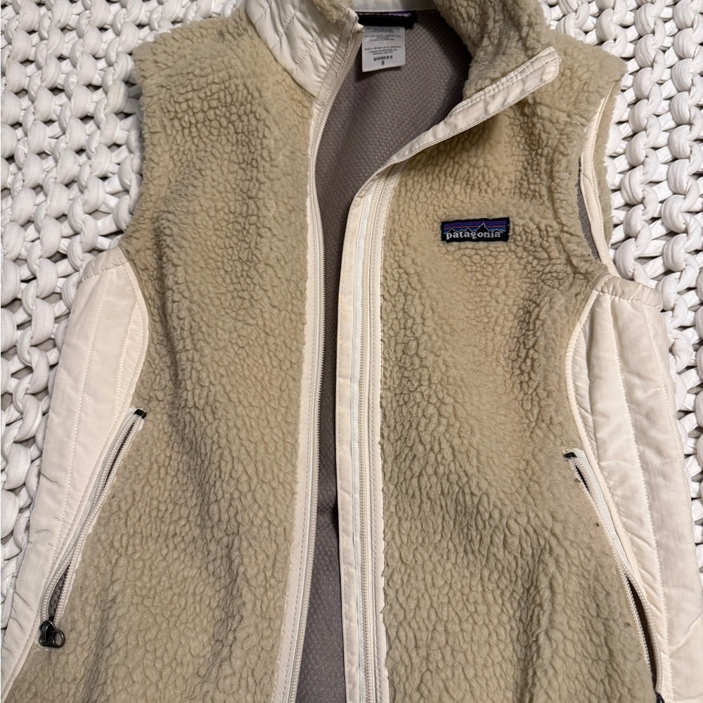 Patagonia Women's Tan and Cream Fleece Vest